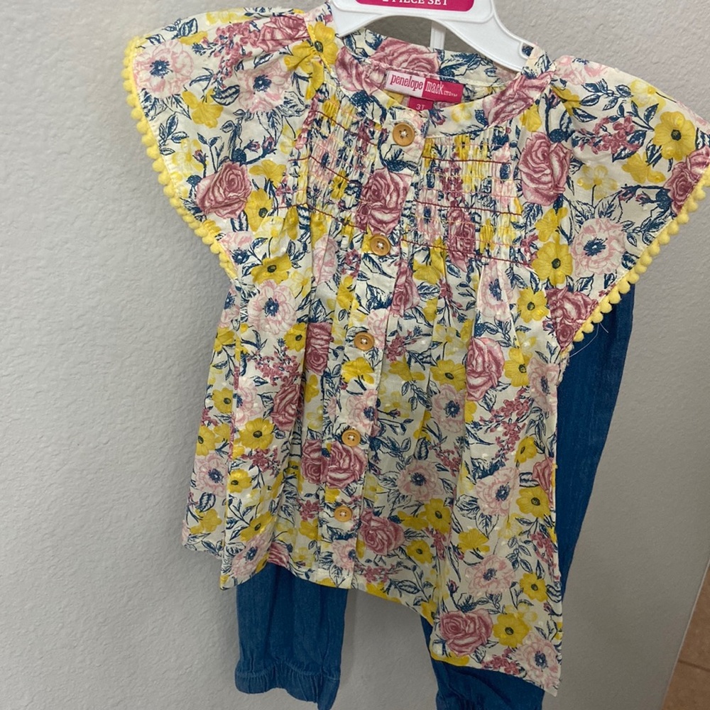 Matching set with top & denim pants